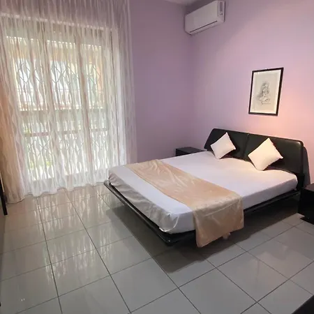 度假居 “villa Paola” *